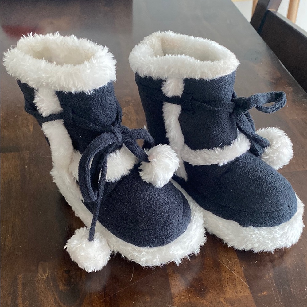 Cozy Furry Boots NWOT